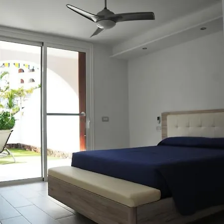 House Carlotta Parque Santiago